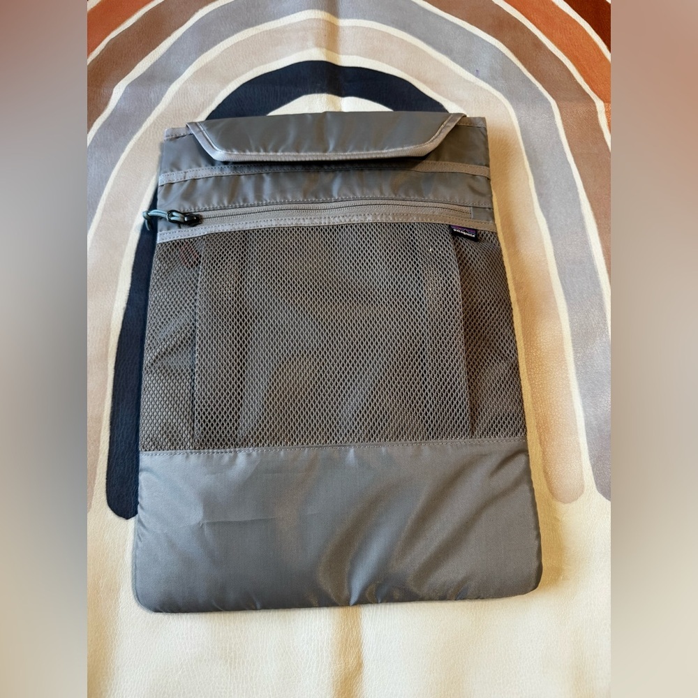 Patagonia Gray Padded Organizer Pouch Tech Sleeve Laptop Tablet Pouch